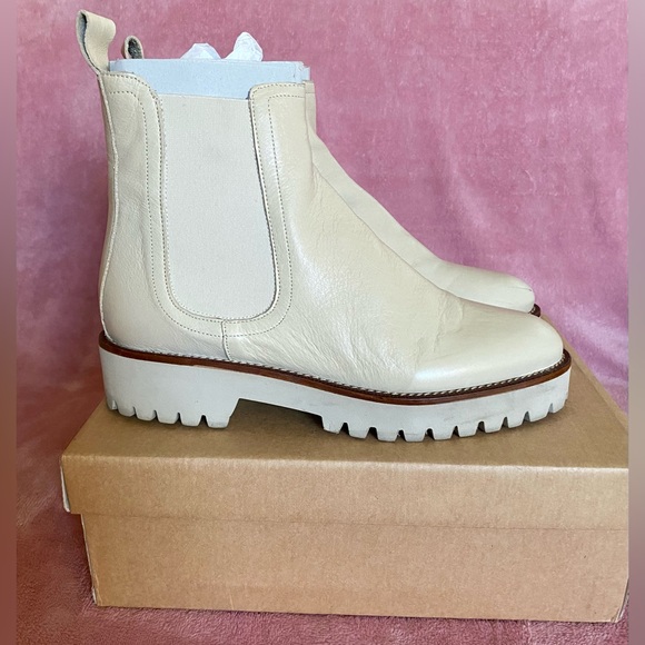 Patricia Green Chelsea Cream Boots Size 7 - Picture 1 of 5